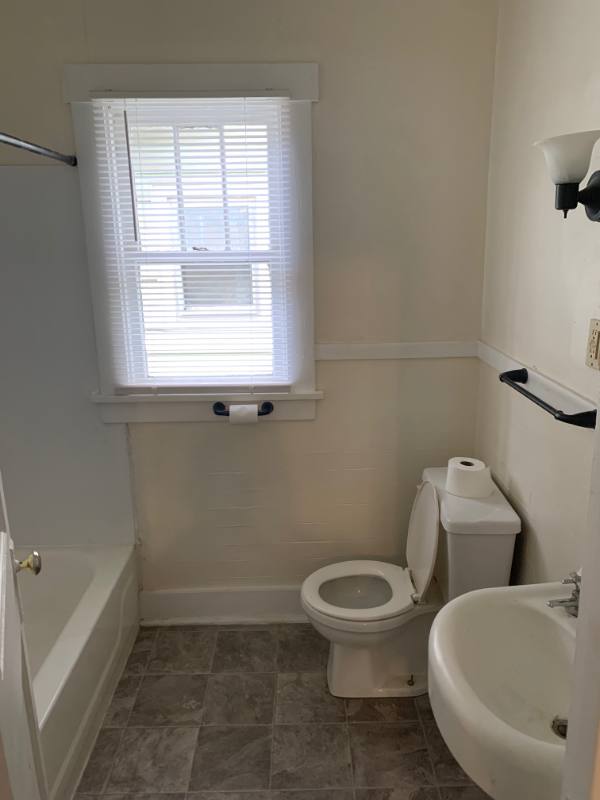 House for rent at 520 SW 5th St, Topeka, KS 66603