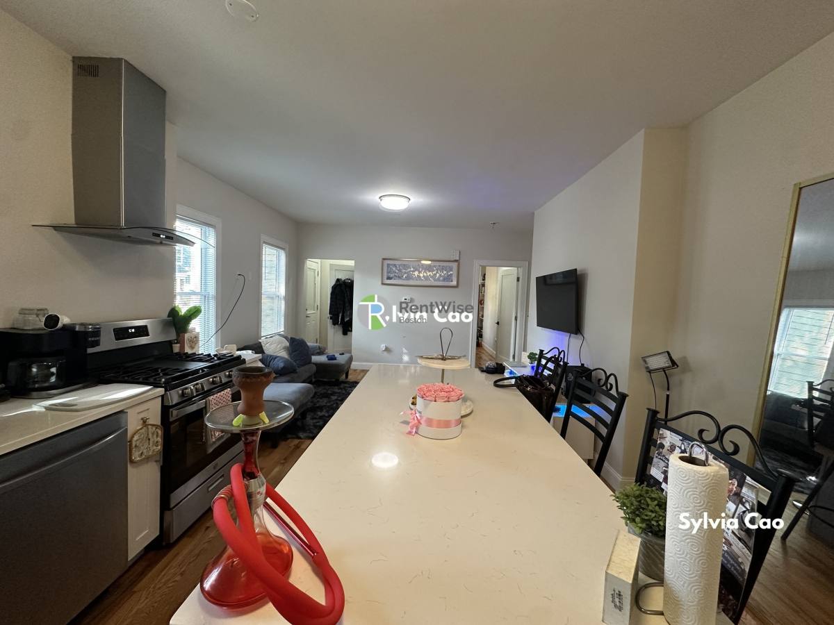 Apartment for rent at 14 Marshall St #1, Watertown, MA 02472