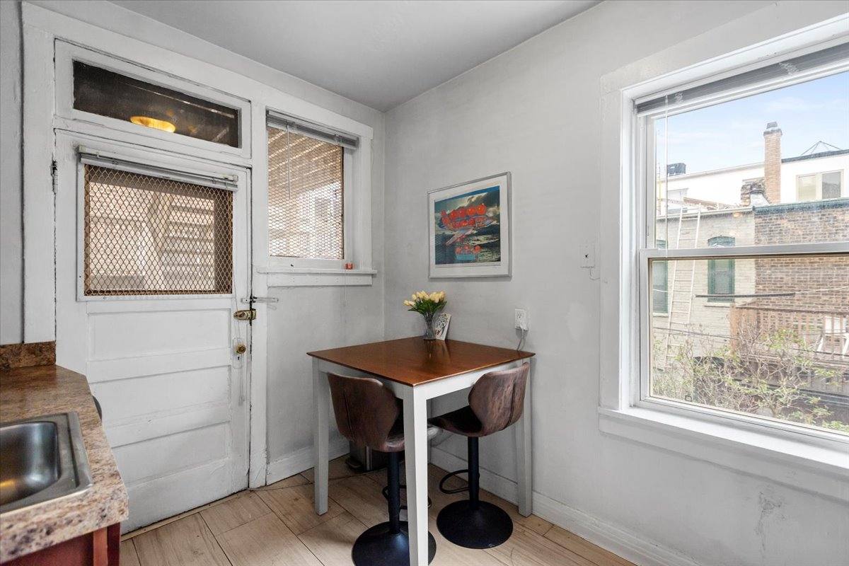 Apartment for rent at 442 W Arlington #2, Chicago, IL 60614