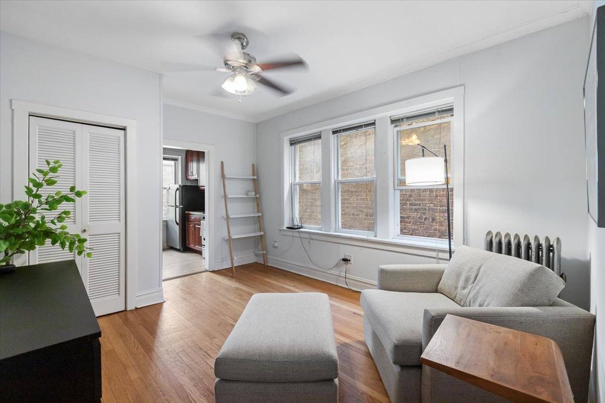 Apartment for rent at 442 W Arlington #2, Chicago, IL 60614