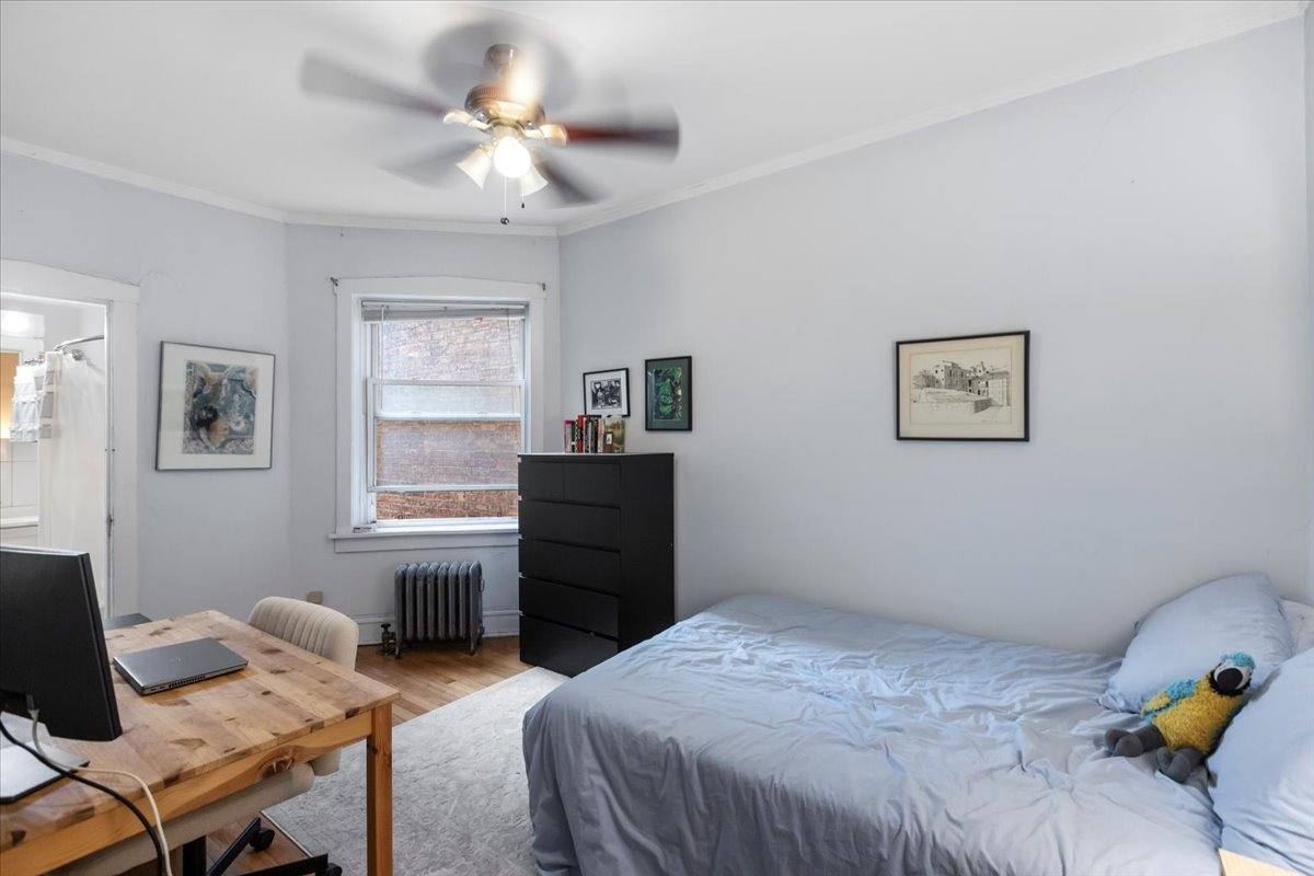 Apartment for rent at 442 W Arlington #2, Chicago, IL 60614