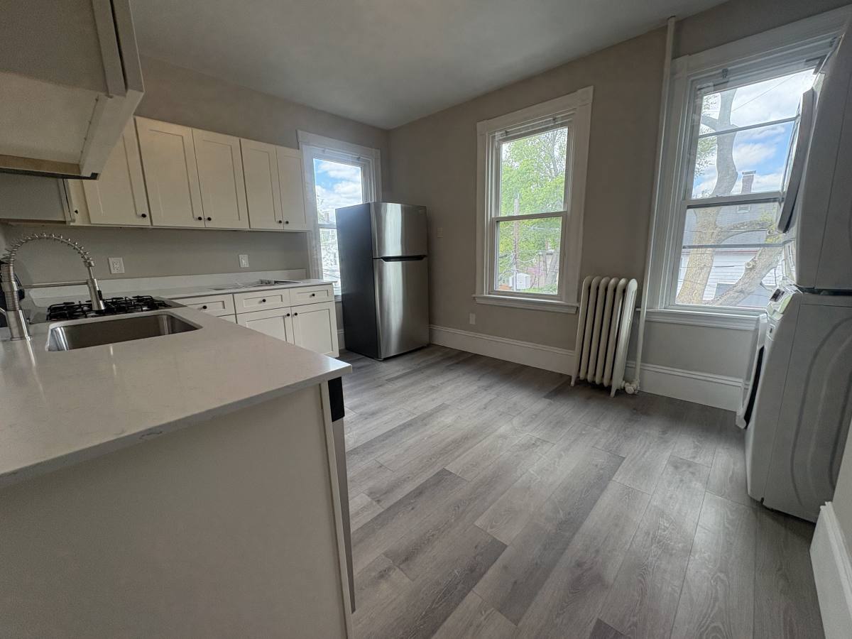 Apartment for rent at 2 Pleasant Ave #3R, Somerville, MA 02143