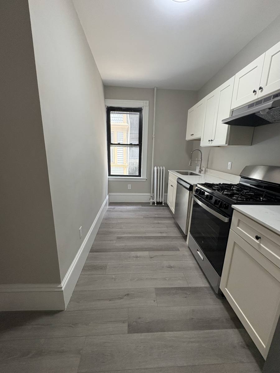 Apartment for rent at 4 Pleasant Ave #1F, Somerville, MA 02143