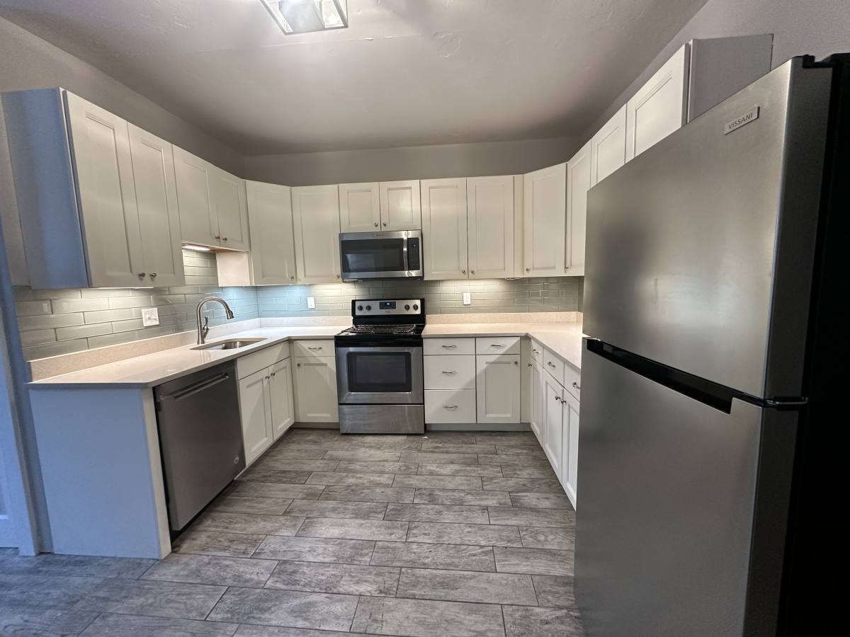Apartment for rent at 20 Wall St #1, Foxboro, MA 02035