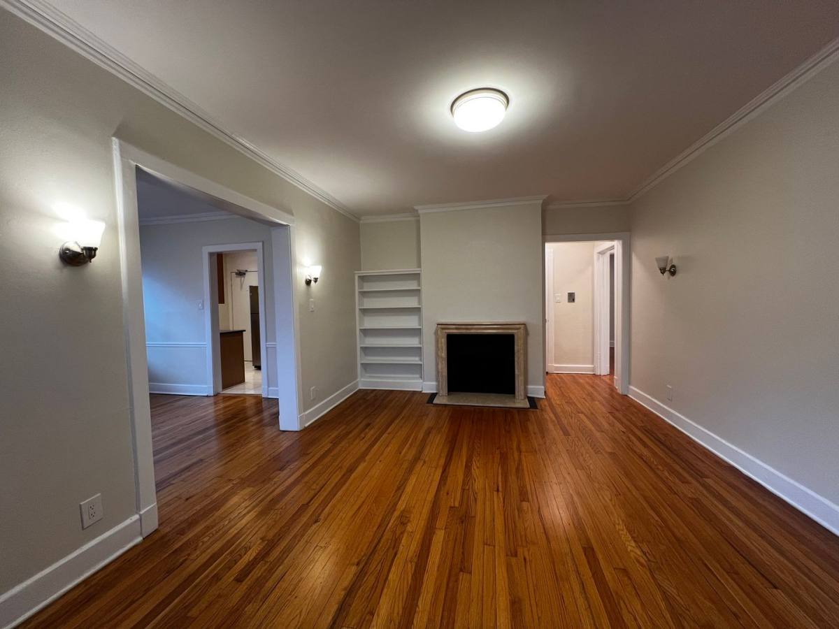 Apartment for rent at 209 Kedzie St #2A, Evanston, IL 60202