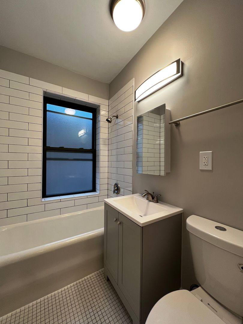 Apartment for rent at 209 Kedzie St #2A, Evanston, IL 60202