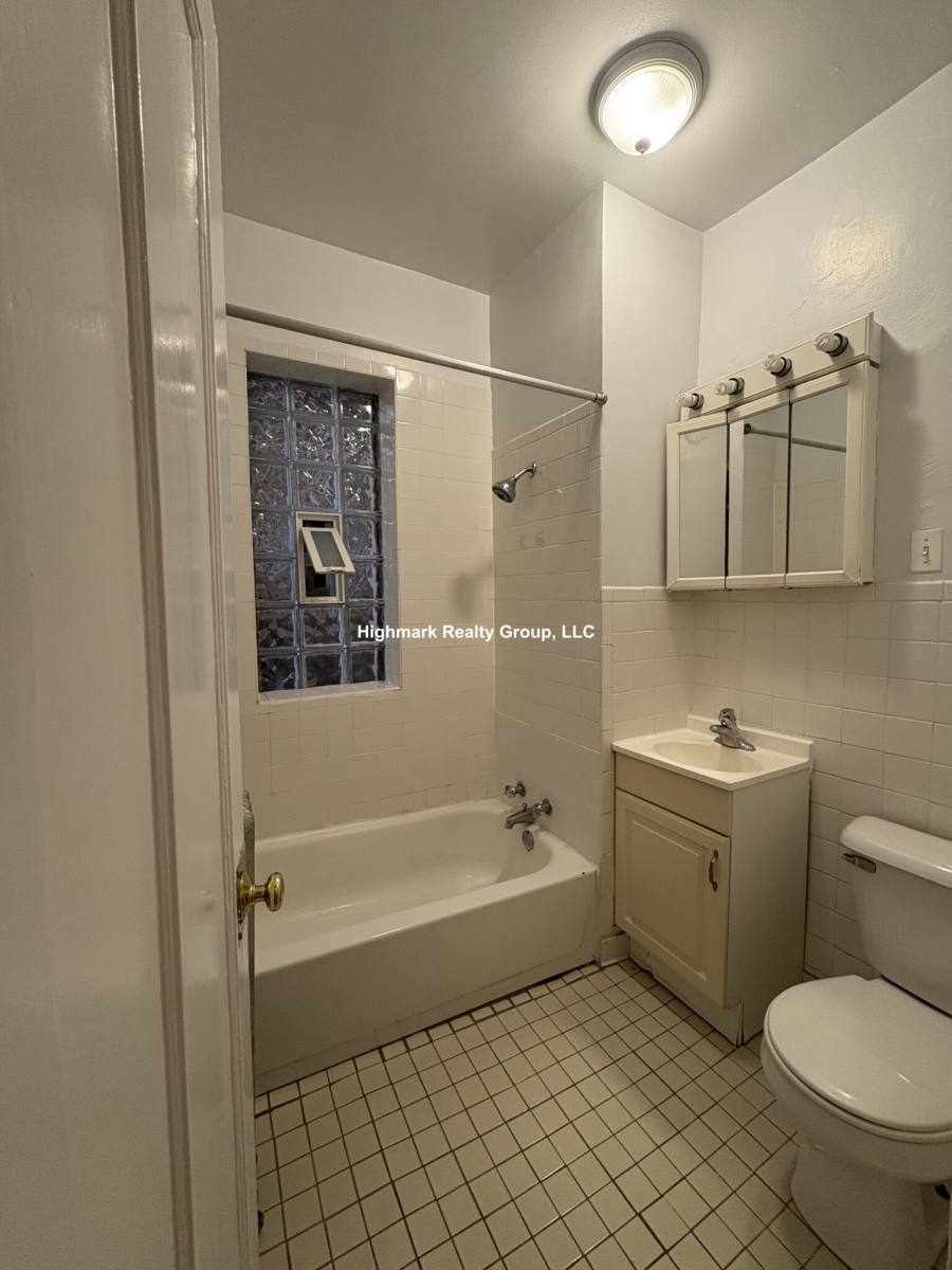 Apartment for rent at 550 Elmwood #4N, Evanston, IL 60202