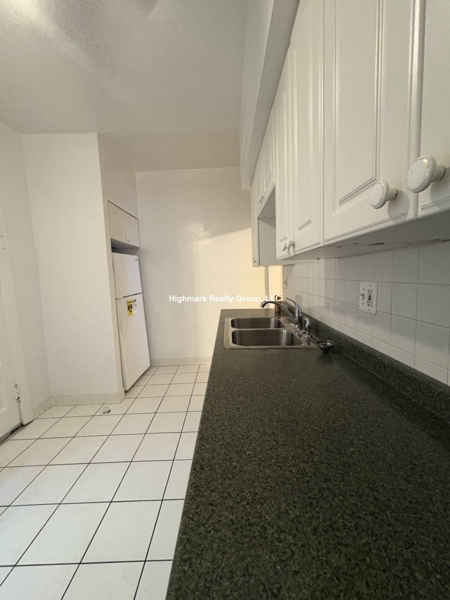 Apartment for rent at 550 Elmwood #4N, Evanston, IL 60202