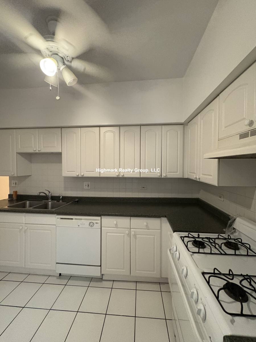 Apartment for rent at 550 Elmwood #4N, Evanston, IL 60202