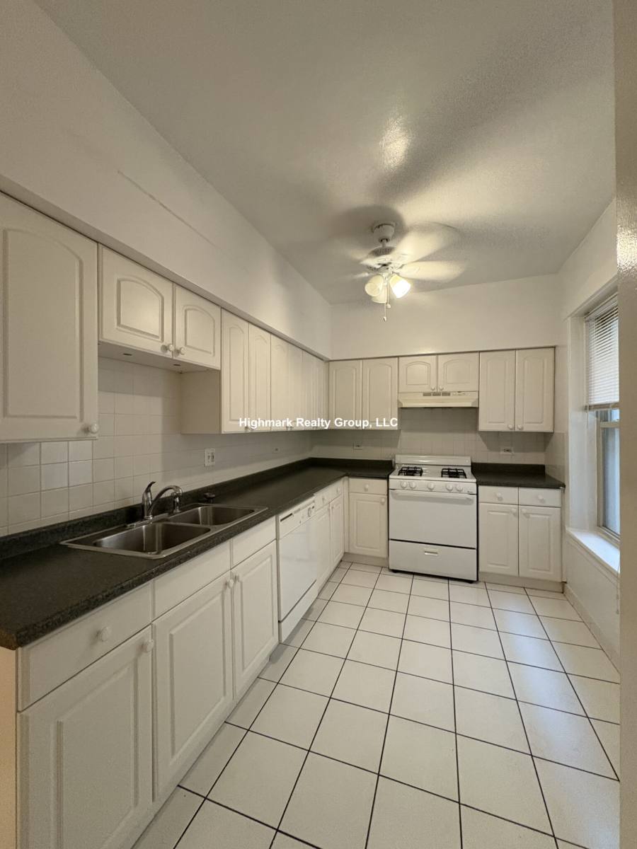 Apartment for rent at 550 Elmwood #4N, Evanston, IL 60202