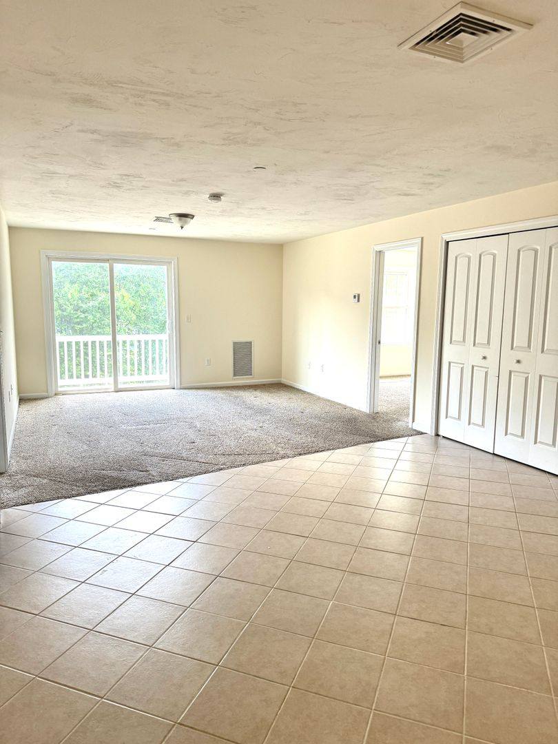 Apartment for rent at 5 Rogers Way, Lunenburg, MA 01462