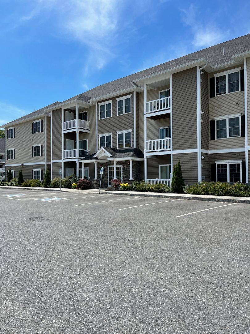 Apartment for rent at 5 Rogers Way, Lunenburg, MA 01462