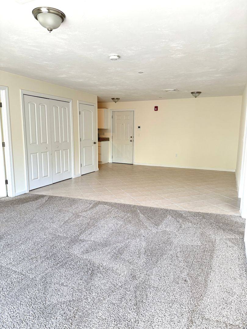 Apartment for rent at 5 Rogers Way, Lunenburg, MA 01462