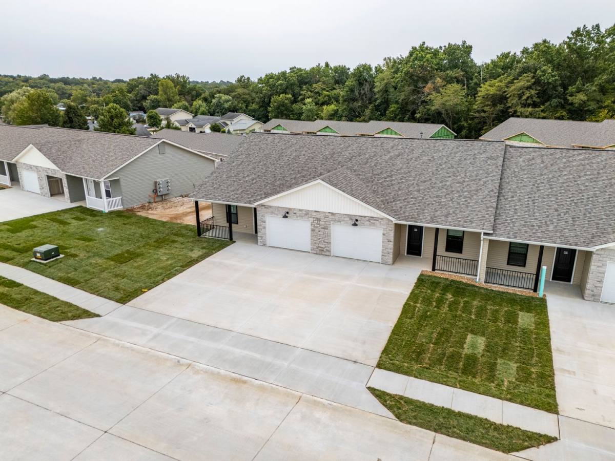 Apartment for rent at 47 Santo Domingo Dr #47, Moscow Mills, MO 63362