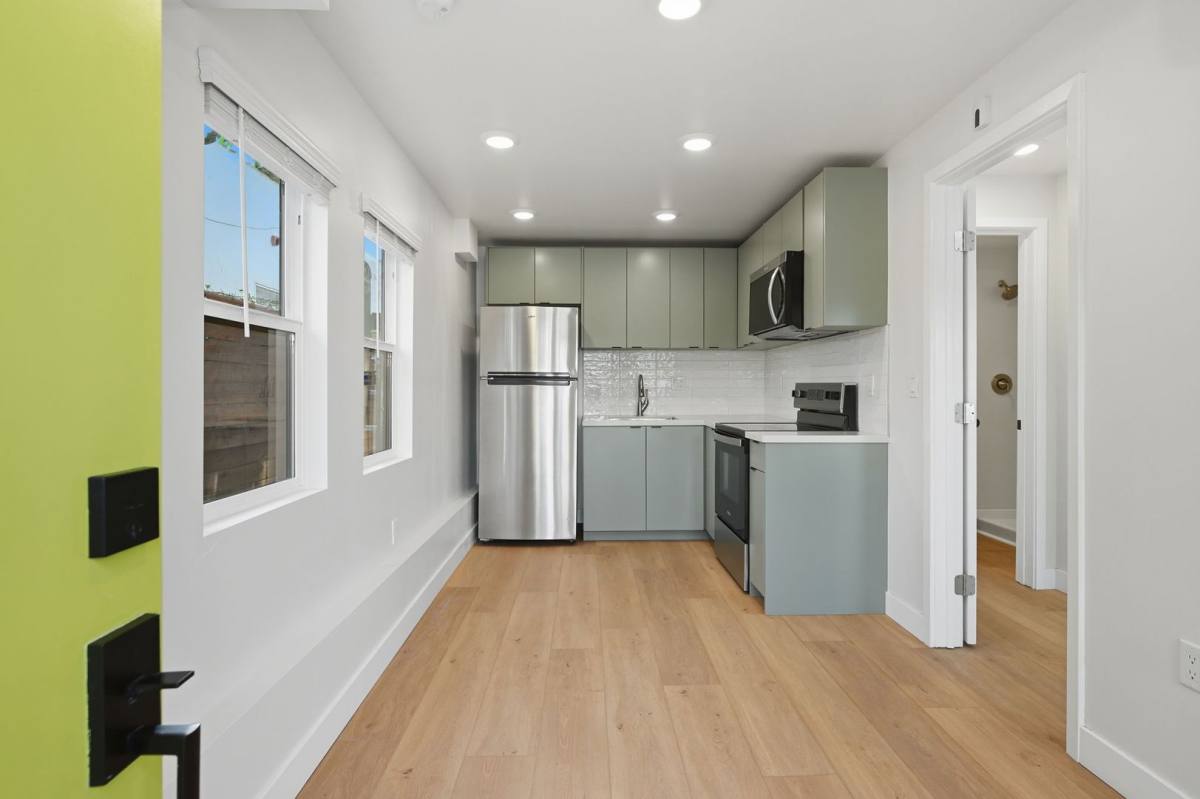 Apartment for rent at 2735 Broadway #5, San Diego, CA 92102
