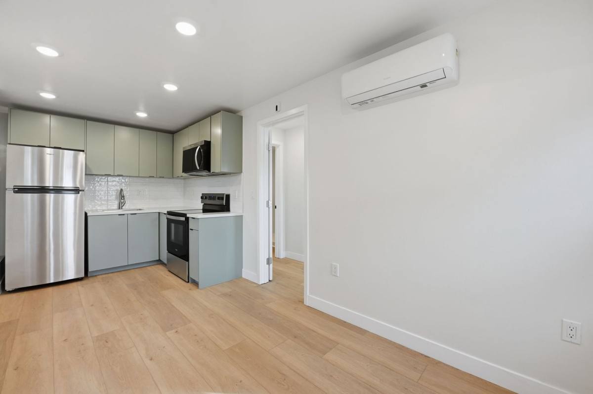 Apartment for rent at 2735 Broadway #5, San Diego, CA 92102