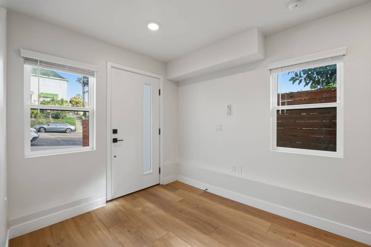 Apartment for rent at 2735 Broadway #5, San Diego, CA 92102