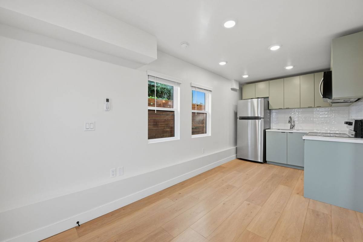 Apartment for rent at 2735 Broadway #5, San Diego, CA 92102