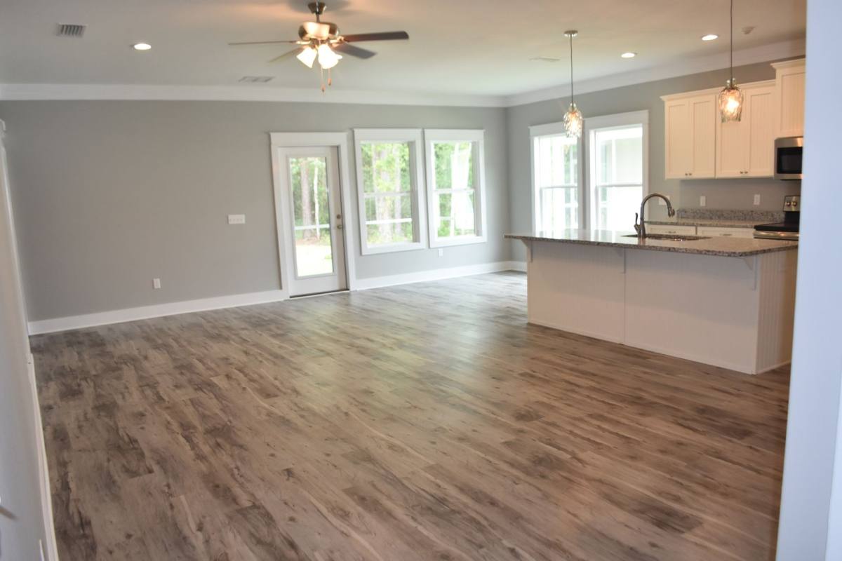 House for rent at 15 Oakfield Dr, Freeport, FL 32439