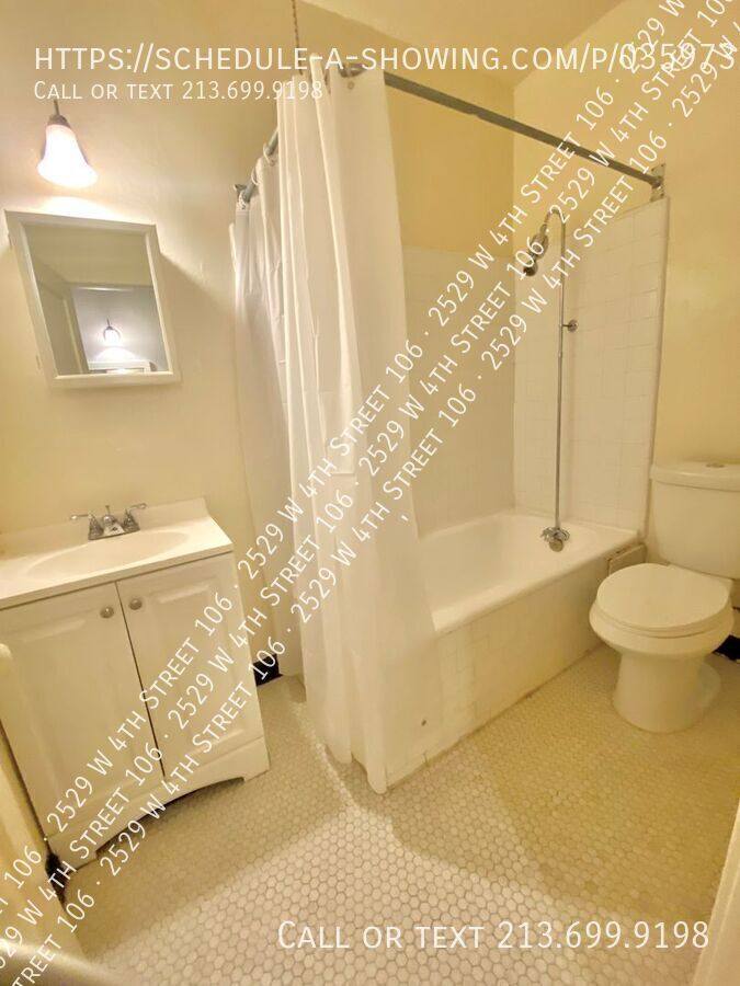 Apartment for rent at 2529 W 4th St #106, Los Angeles, CA 90057