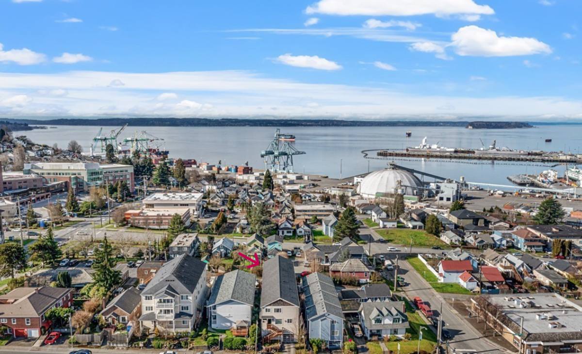 Apartment for rent at 3010 Norton Ave, Everett, WA 98201