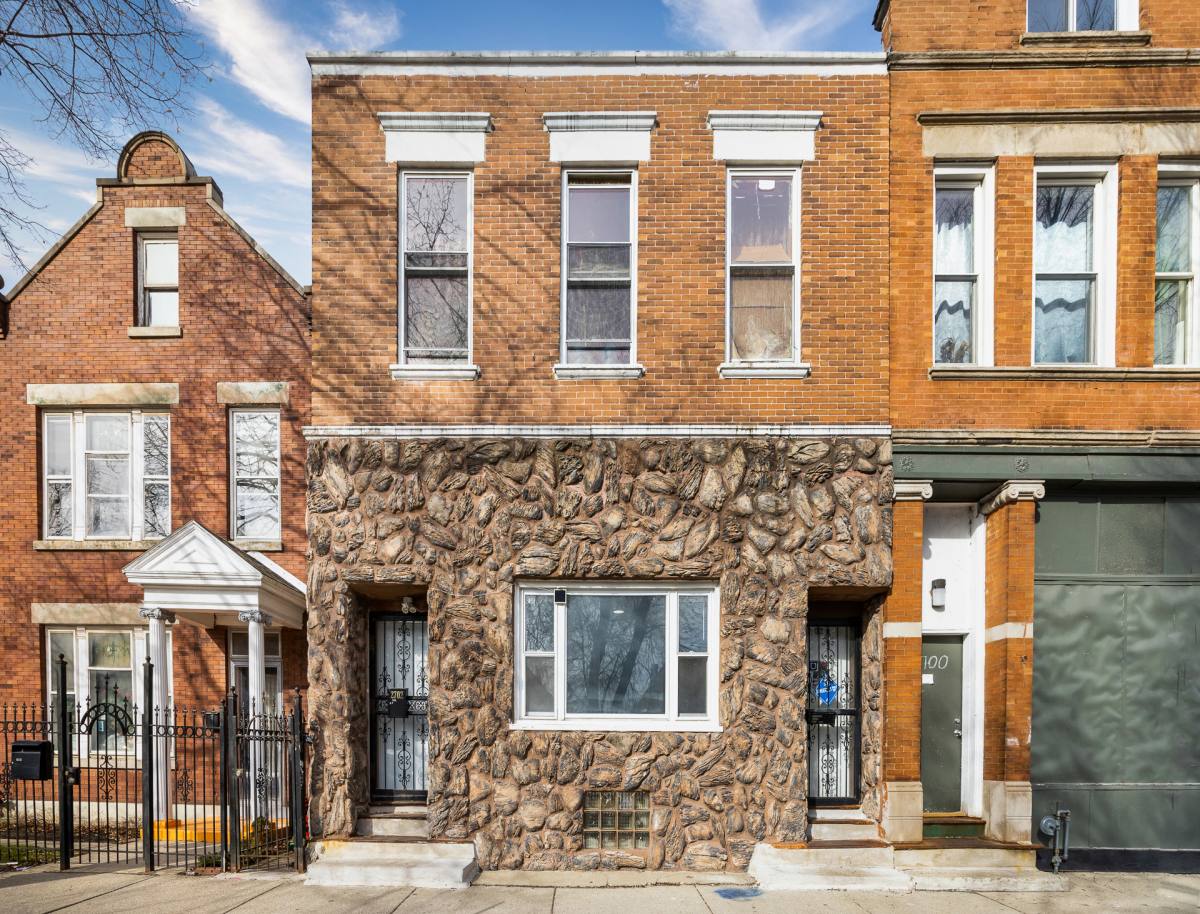 Apartment for rent at 2702 S Spaulding Ave #2, Chicago, IL 60623
