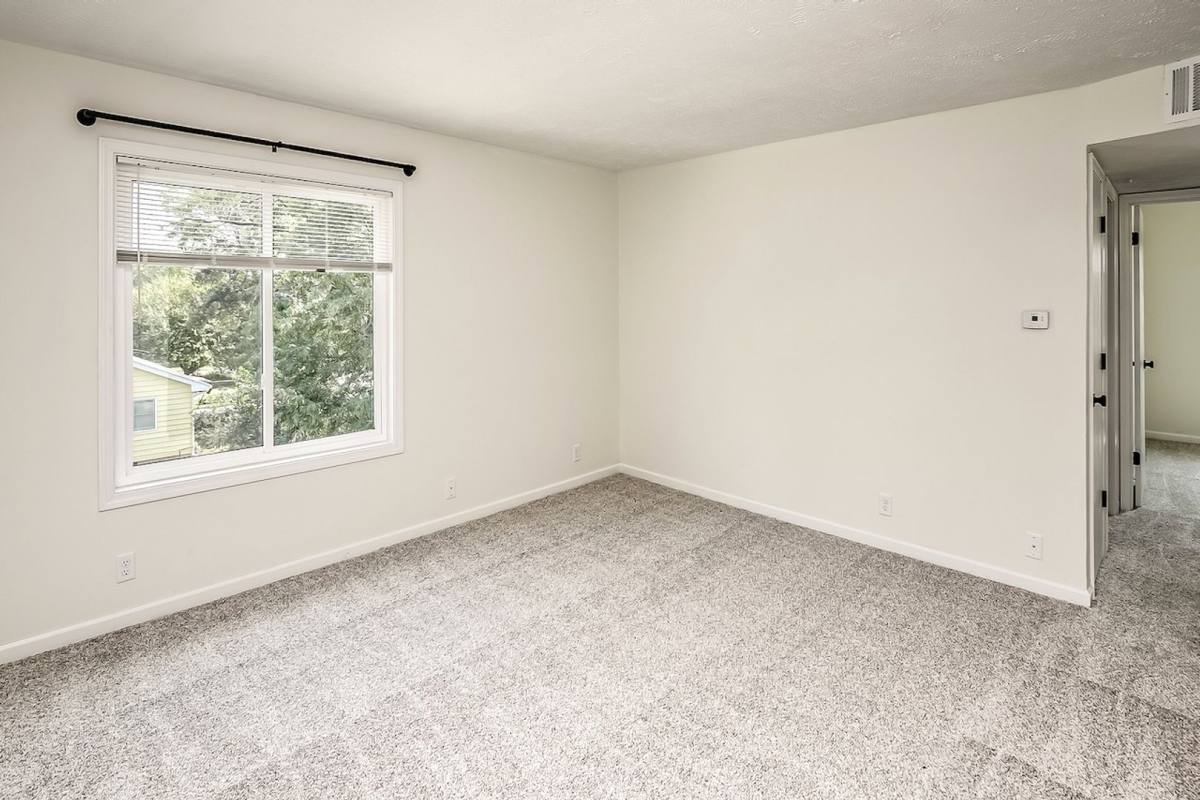 Apartment for rent at 3760 4th Ave, Council Bluffs, IA 51501