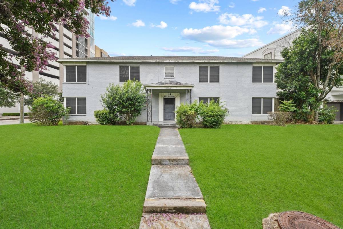 Apartment for rent at 2003 McClendon St, Houston, TX 77030