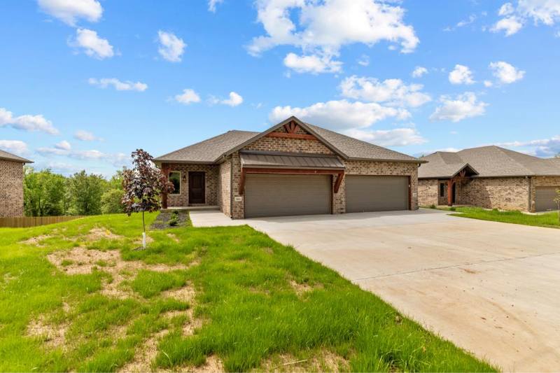 Apartment for rent at 100B Mills Rd, Nixa, MO 65714