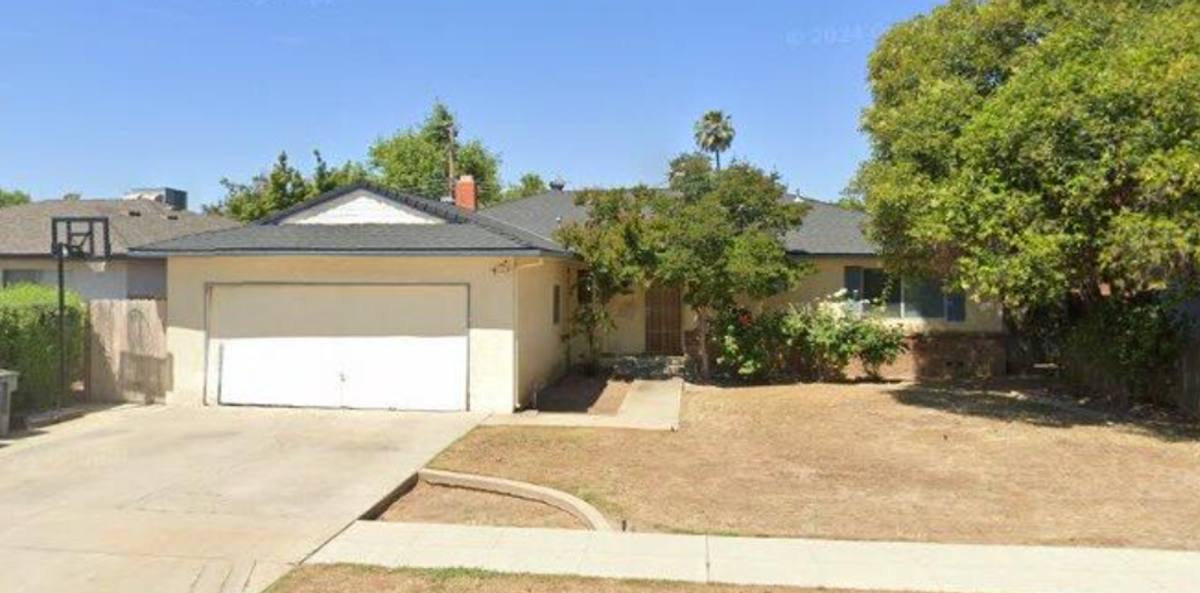 House for rent at 5721 N Callisch Ave, Fresno, CA 93710