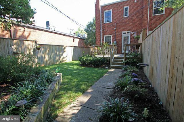 Townhouse for rent at 711 S Columbus St, Alexandria, VA 22314