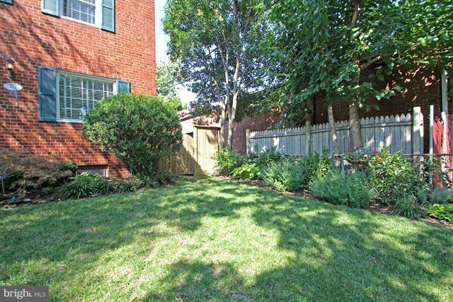 Townhouse for rent at 711 S Columbus St, Alexandria, VA 22314