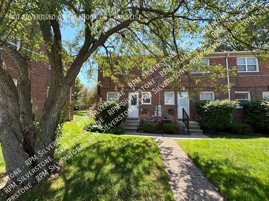 Condo for rent at 3282 Coolidge Highway, Royal Oak, MI 48073