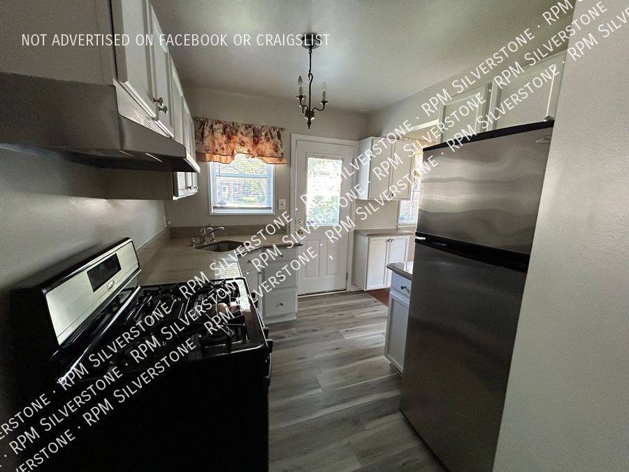 Condo for rent at 3282 Coolidge Highway, Royal Oak, MI 48073