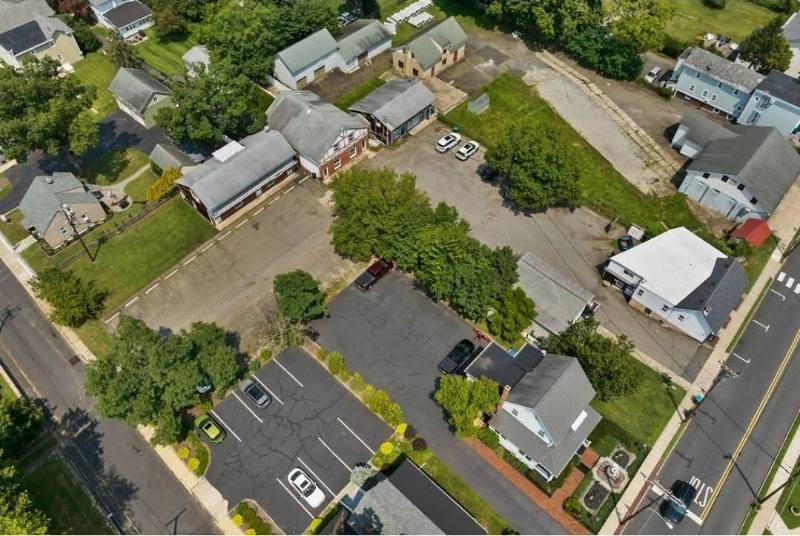 Apartment for rent at 39 Mine St, Flemington, NJ 08822