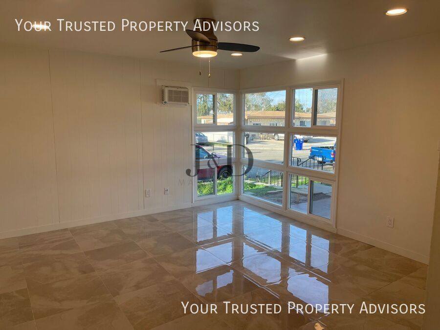 Apartment for rent at 4915 Coconino Way, San Diego, CA 92117