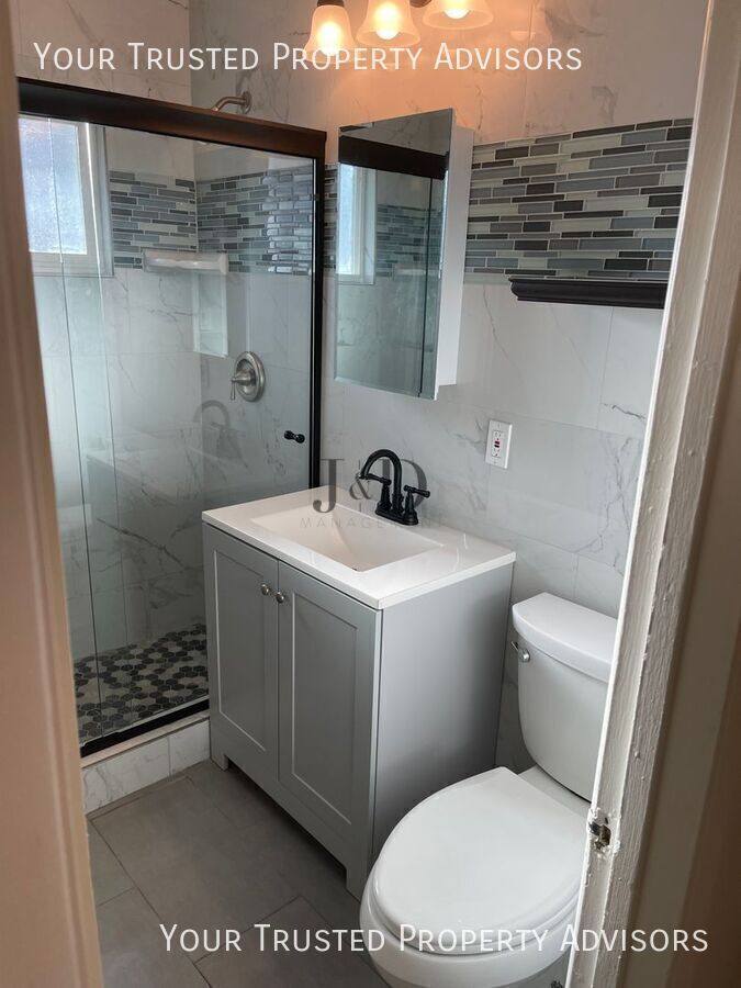 Apartment for rent at 4915 Coconino Way, San Diego, CA 92117