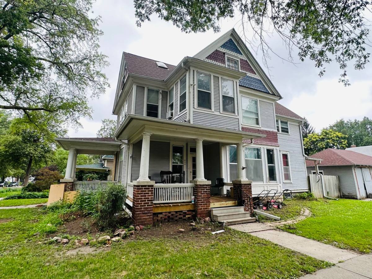 Apartment for rent at 2960 P St, Lincoln, NE 68503