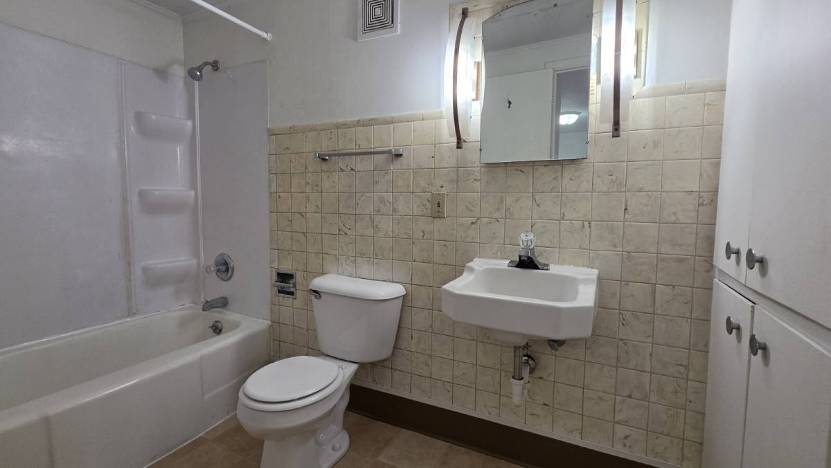 Apartment for rent at 314 Milwaukee St #1, Menasha, WI 54952