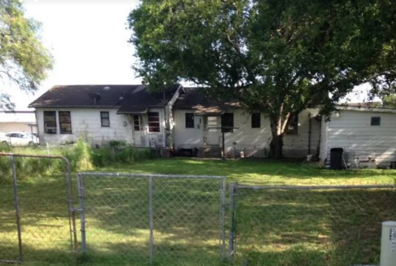 Apartment for rent at 910 E Doddridge #1, Kingsville, TX 78363