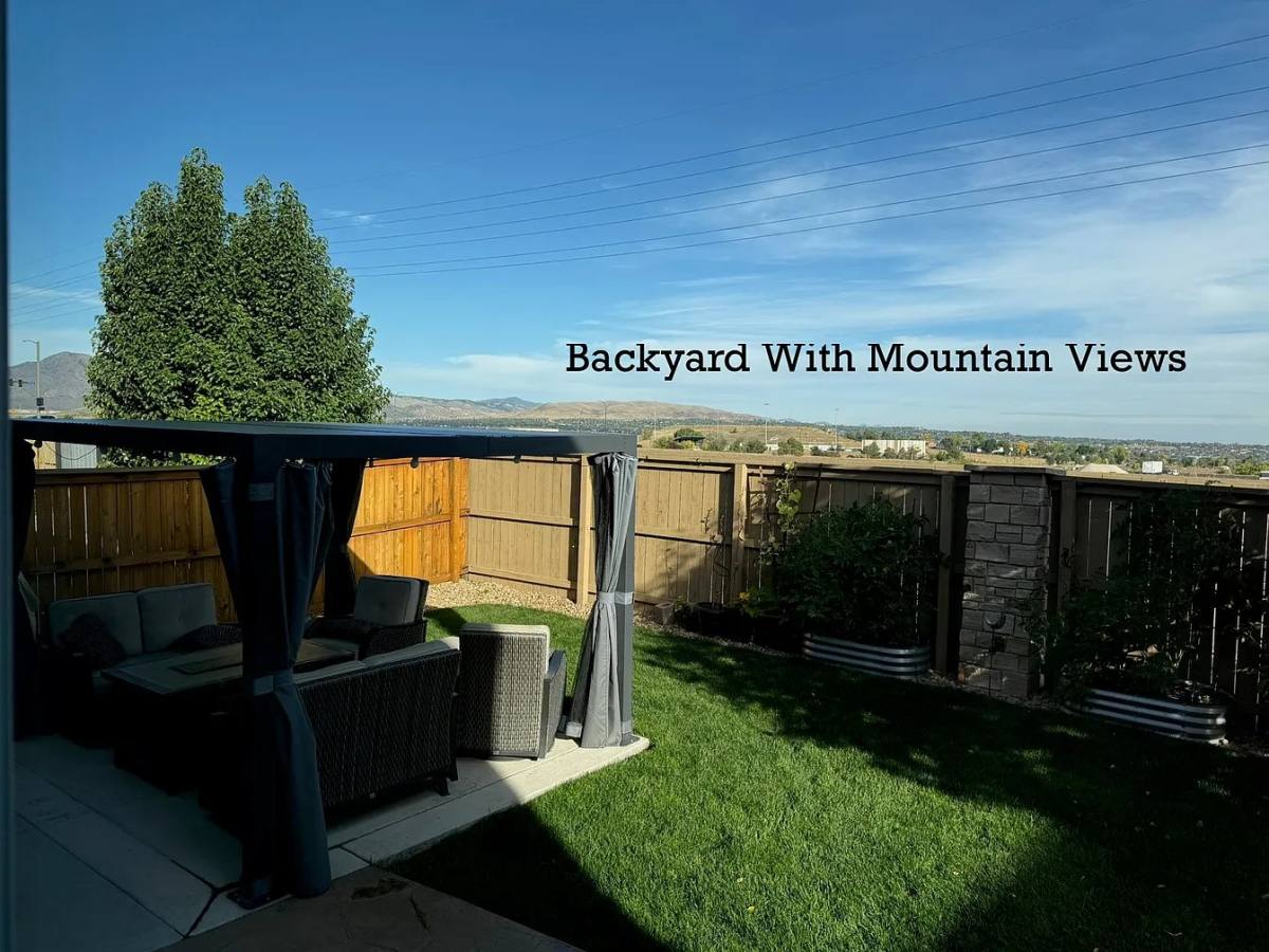 Apartment for rent at 9851 W Rice Ave, Littleton, CO 80123