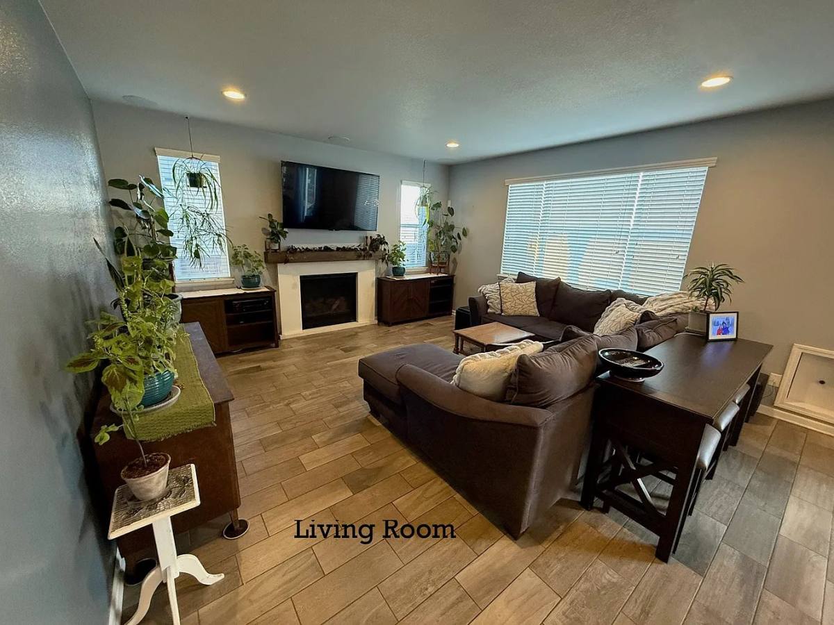 Apartment for rent at 9851 W Rice Ave, Littleton, CO 80123
