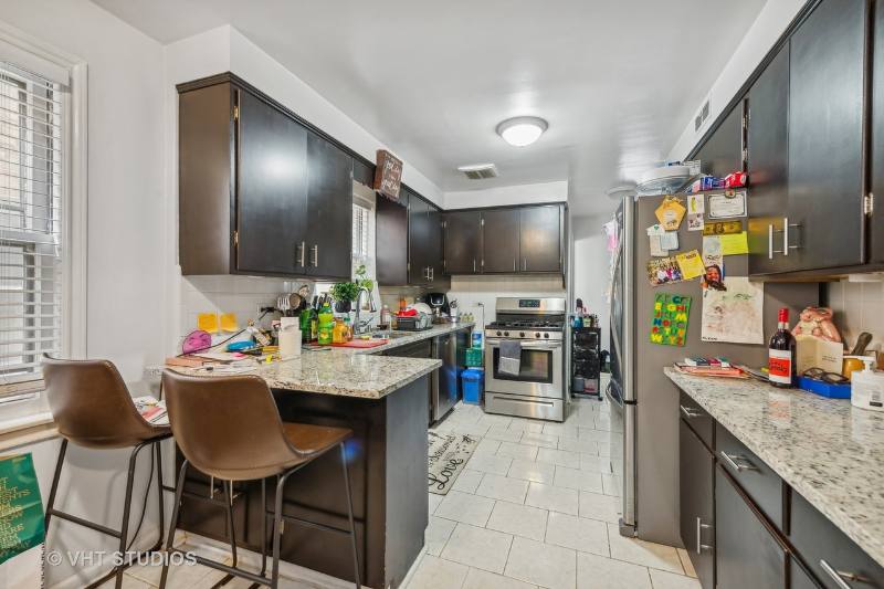 Apartment for rent at 2854 W Farragut Ave - 1st Floor, Chicago, IL 60625