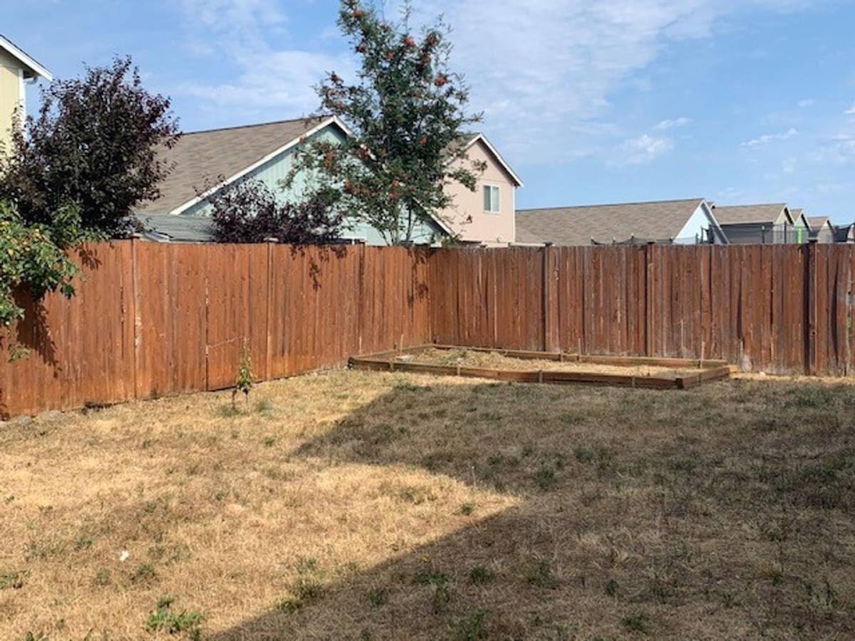 House for rent at 9952 Greenleaf Loop SE, Yelm, WA 98597