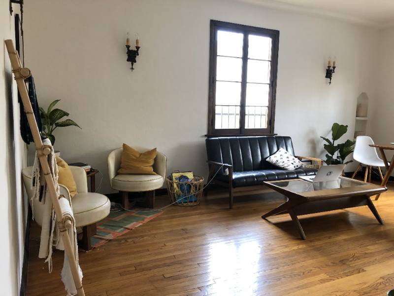Apartment for rent at 655 S Dunsmuir Ave #103, Los Angeles, CA 90036
