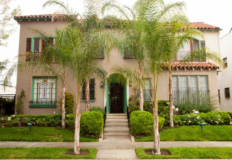 Apartment for rent at 655 S Dunsmuir Ave #103, Los Angeles, CA 90036