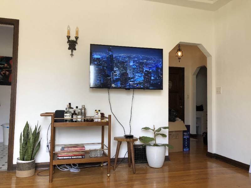 Apartment for rent at 655 S Dunsmuir Ave #103, Los Angeles, CA 90036