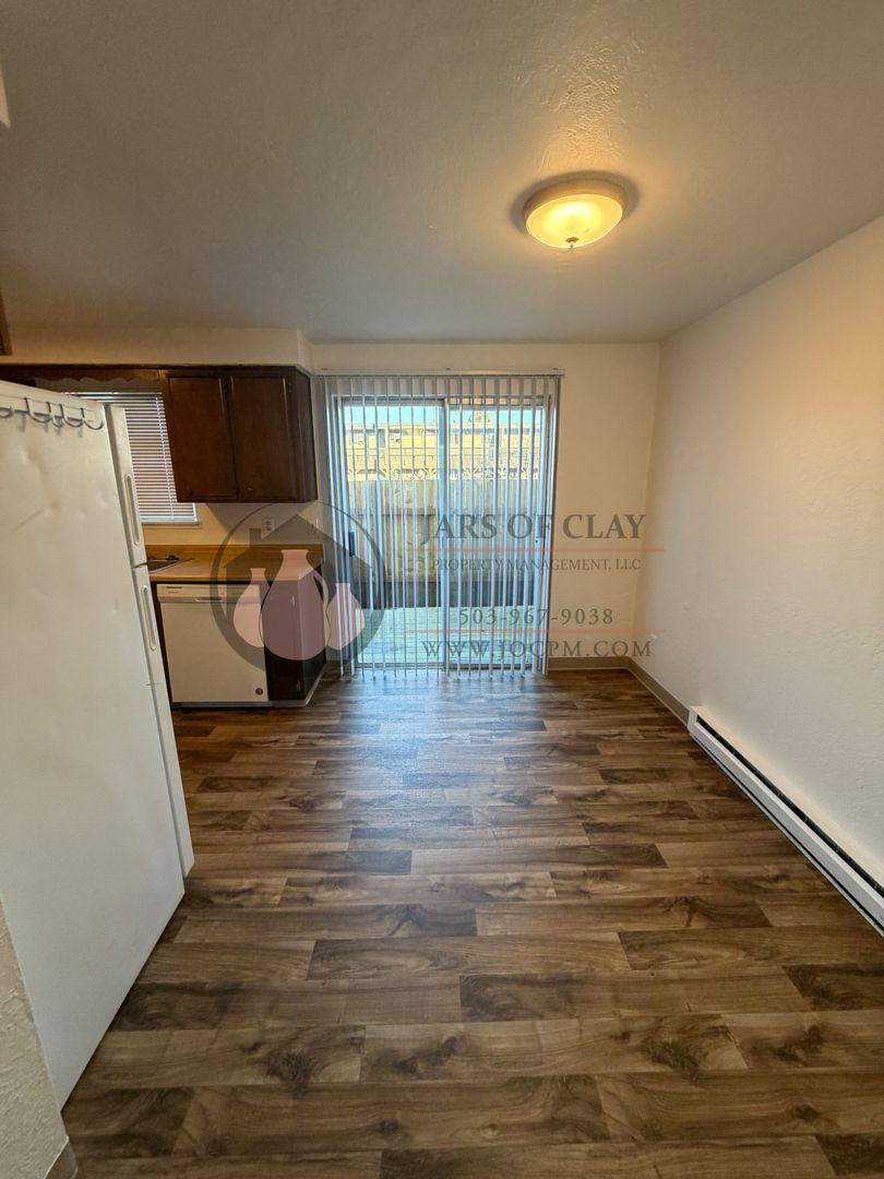Townhouse for rent at 3071 D St NE, Salem, OR 97301