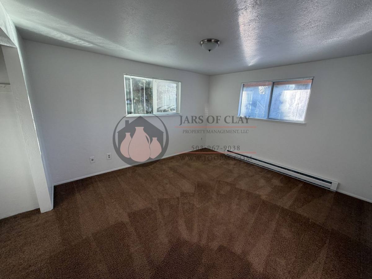 Townhouse for rent at 3071 D St NE, Salem, OR 97301