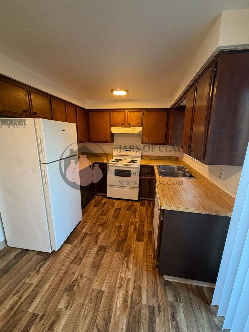 Townhouse for rent at 3071 D St NE, Salem, OR 97301